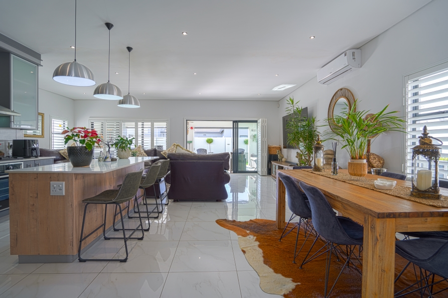 4 Bedroom Property for Sale in Sandown Western Cape
